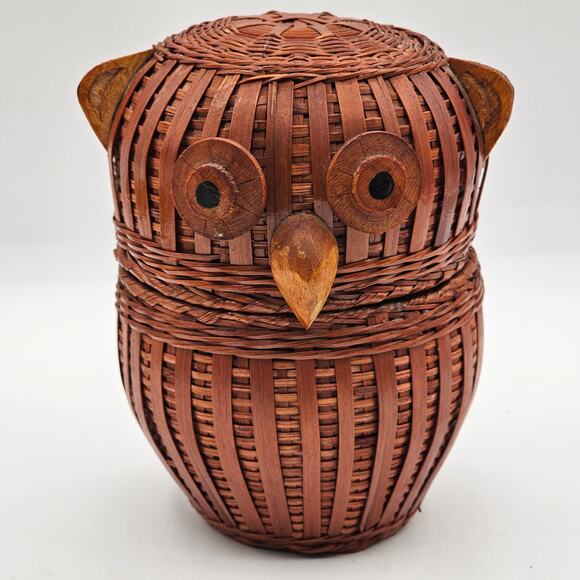 Vintage Owl Basket Figural Planter with Wood Accents, Mid Century Wicker Storage - Picture 5 of 8
